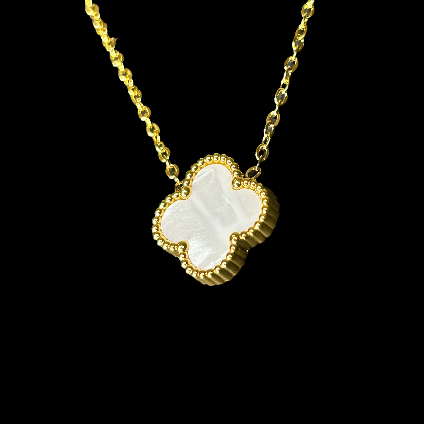 Minimal Pearl White Floral Necklace